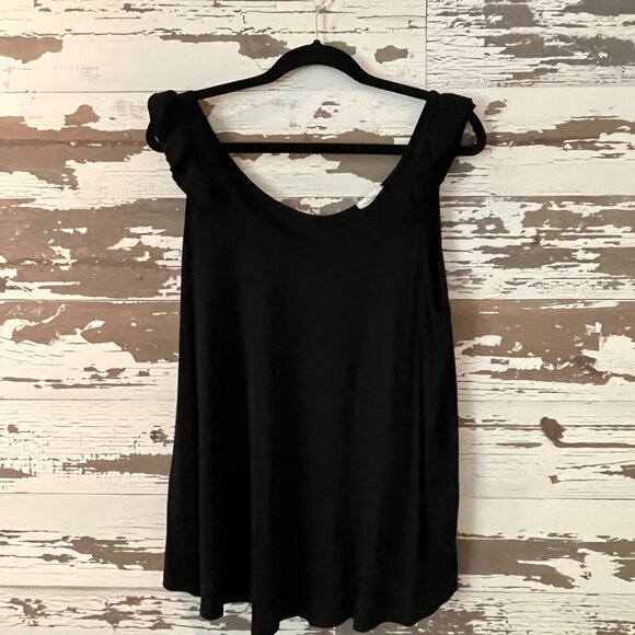 e Luna Ruffled Solid Tank Top - Picture 2 of 4